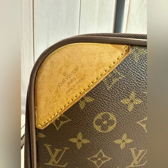 Louis Vuitton Luggage - Picture 3 of 15